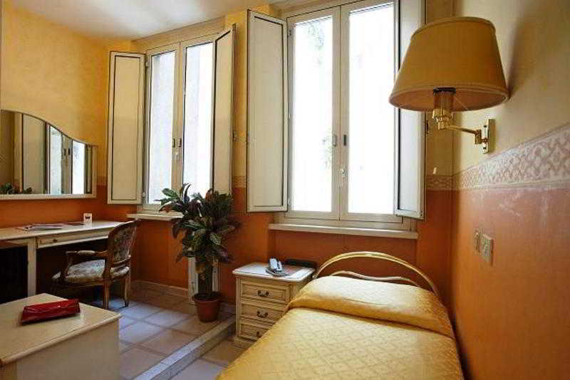 Hotell Trinita Dei Monti 3*